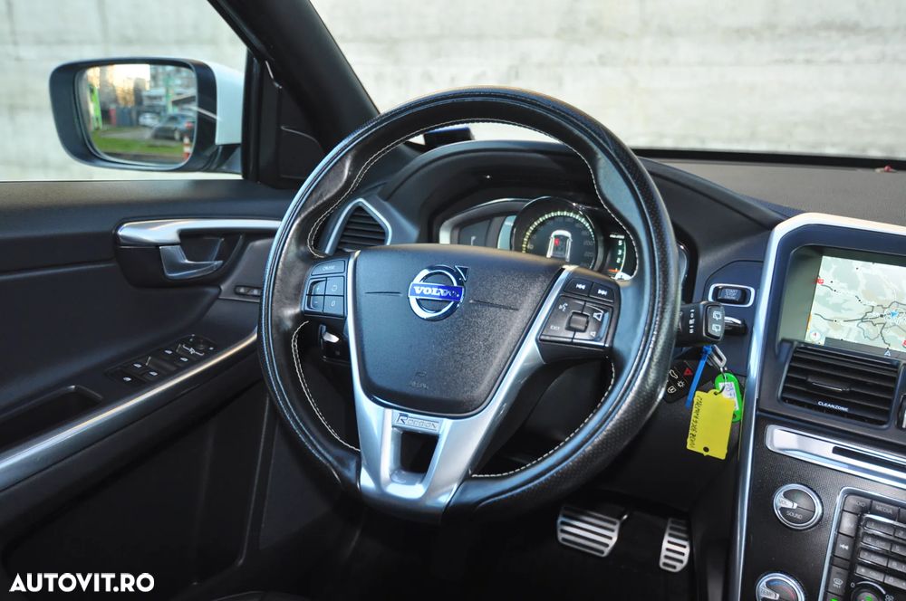 Volvo XC 60 D5 AWD Geartronic Momentum - 18