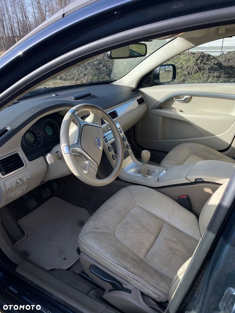 Volvo XC 70 2.4D Momentum - 4