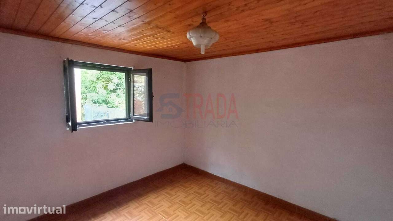 Moradia T2 com adega, horta e ruína em pedra para restauro – Vieira... - Grande imagem: 5/11