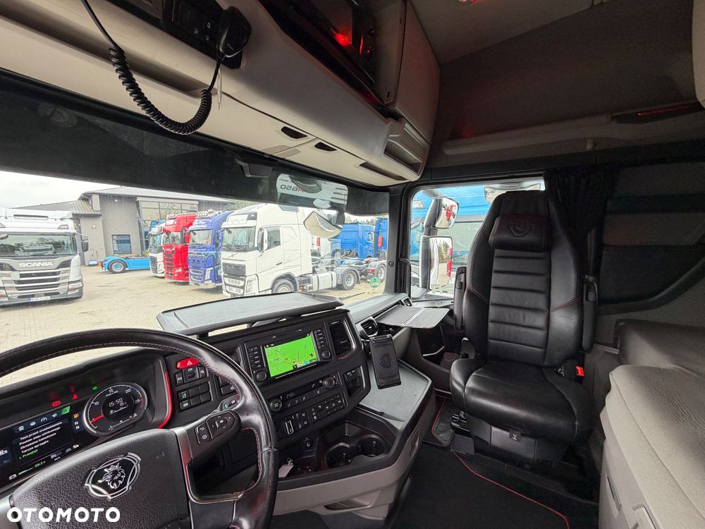 Scania 580S scania z Niemiec v8 mega low deck idealny stan 2021 pełna opcja bez egr - 32
