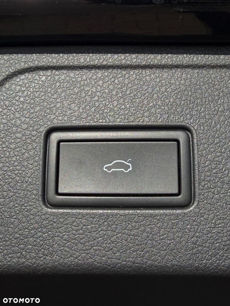 Volkswagen Passat 2.0 TDI SCR Style DSG - 32