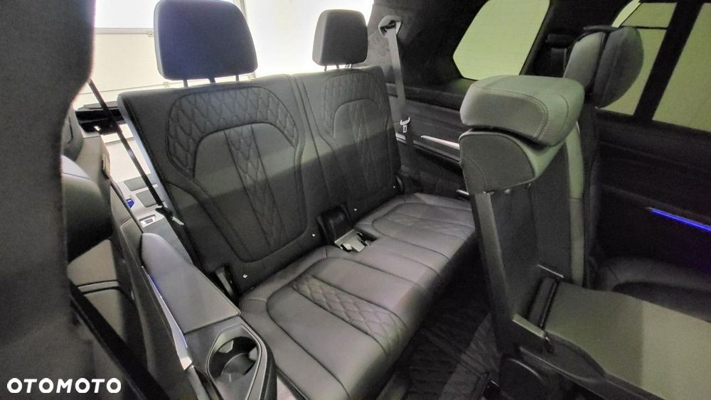 BMW X7 - 26
