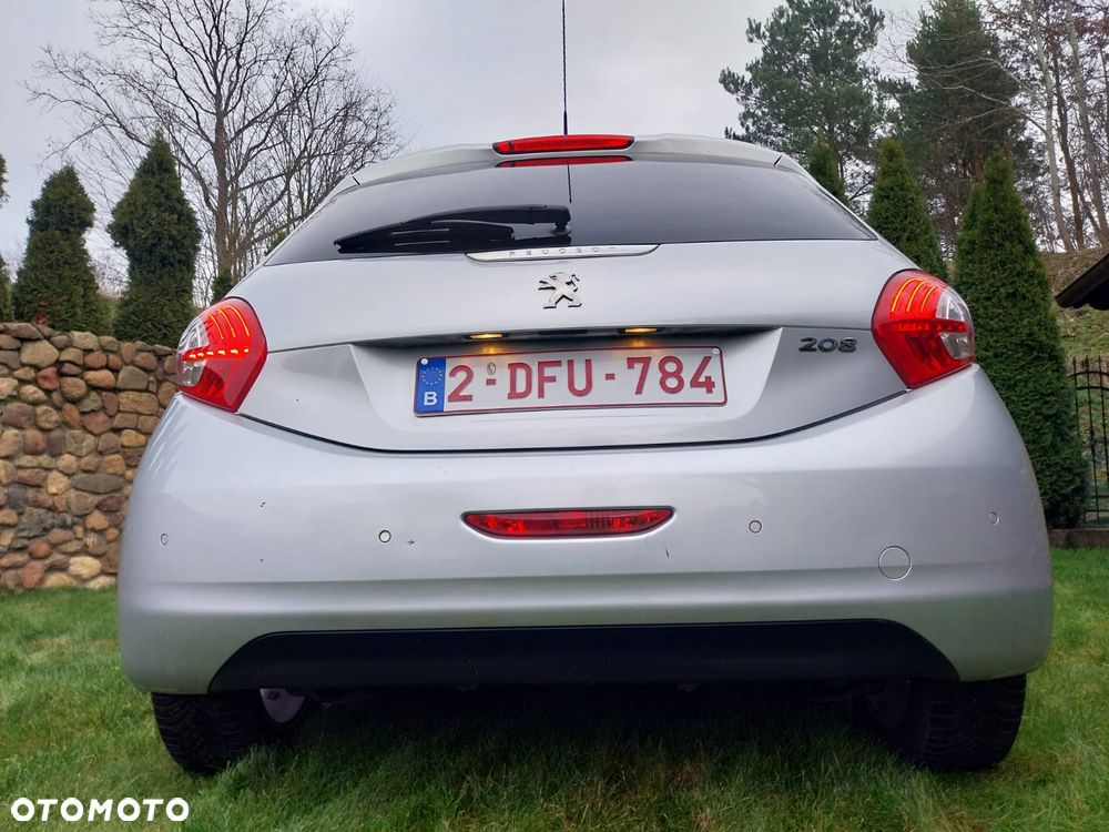 Peugeot 208 - 16