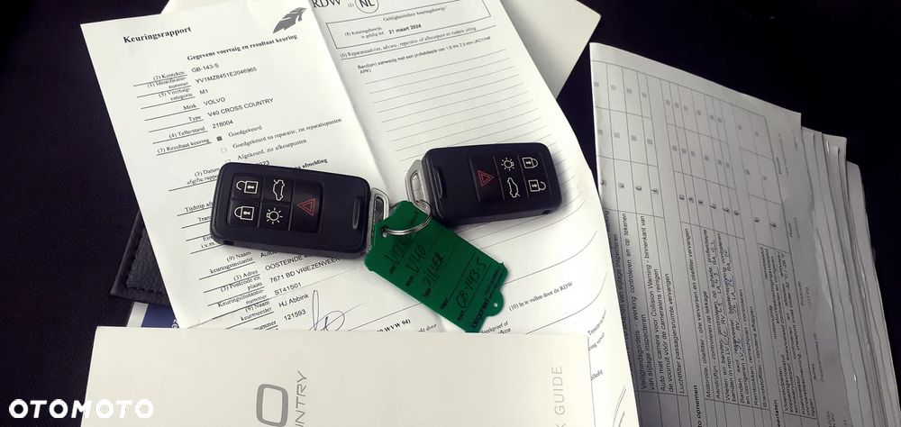 Volvo V40 Cross Country D2 Momentum - 36