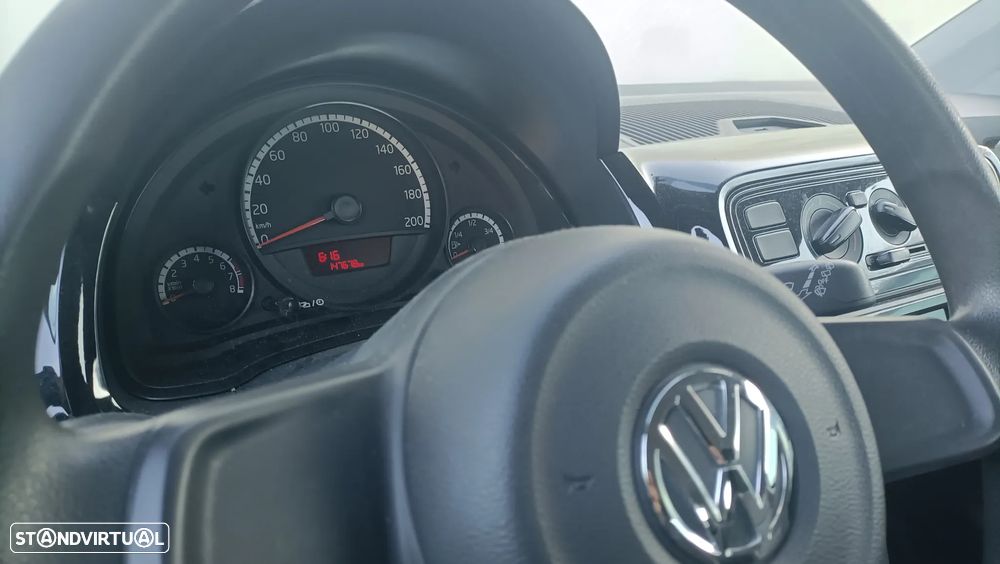 VW Up! 1.0 High Auto - 8