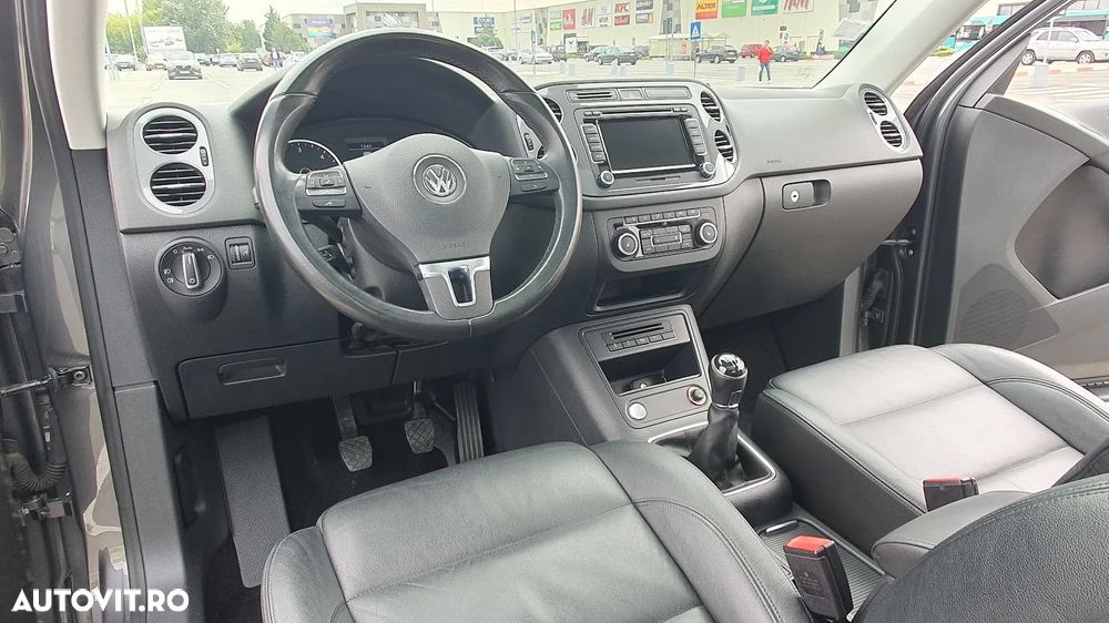 Volkswagen Tiguan 2.0 TDI DPF BlueMotion Technology Lounge Sport & Style - 4