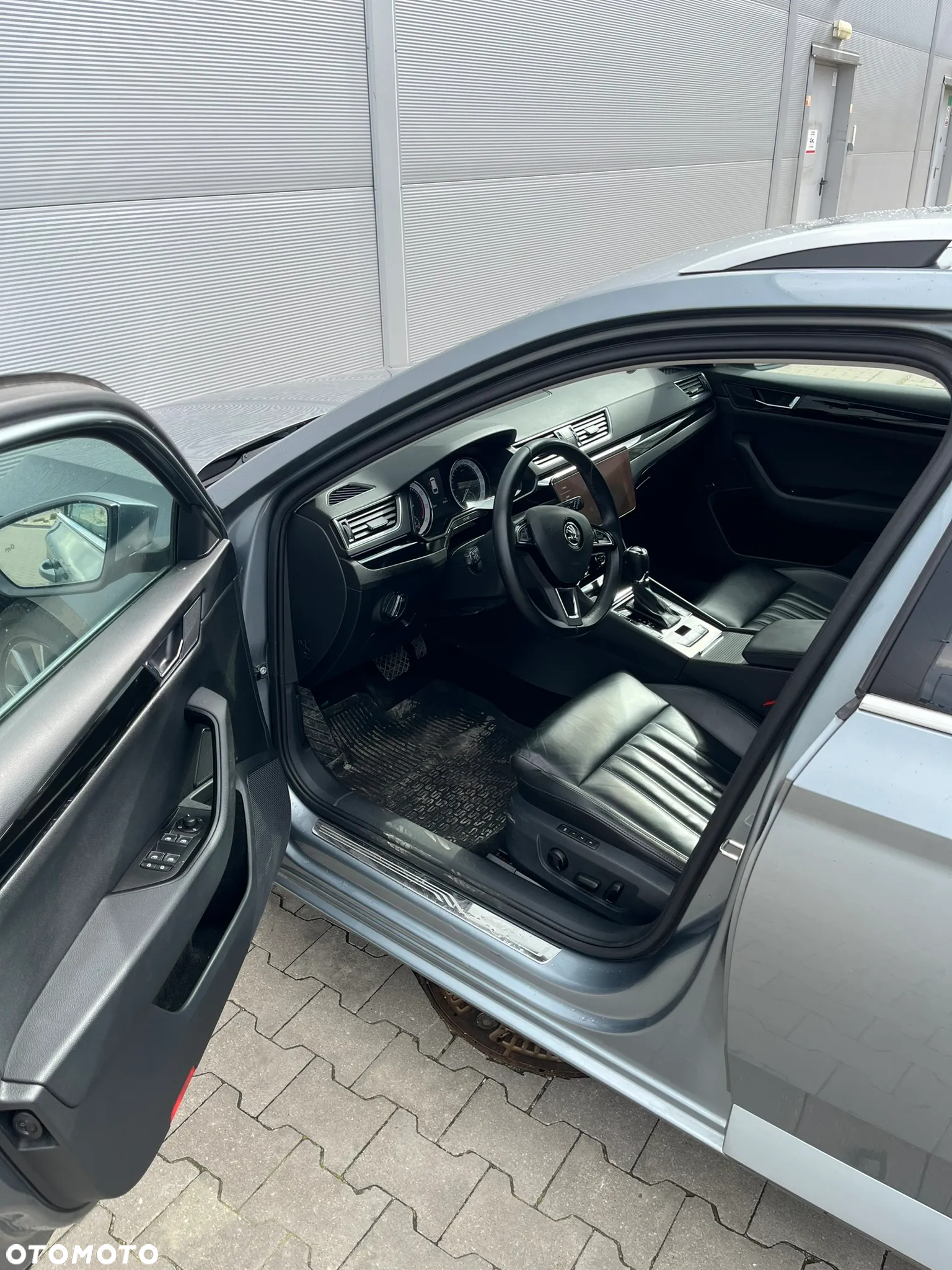 Skoda Superb 1.8 TSI L&K DSG - 6