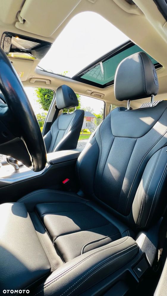 BMW Seria 3 320d xDrive Luxury Line sport - 36