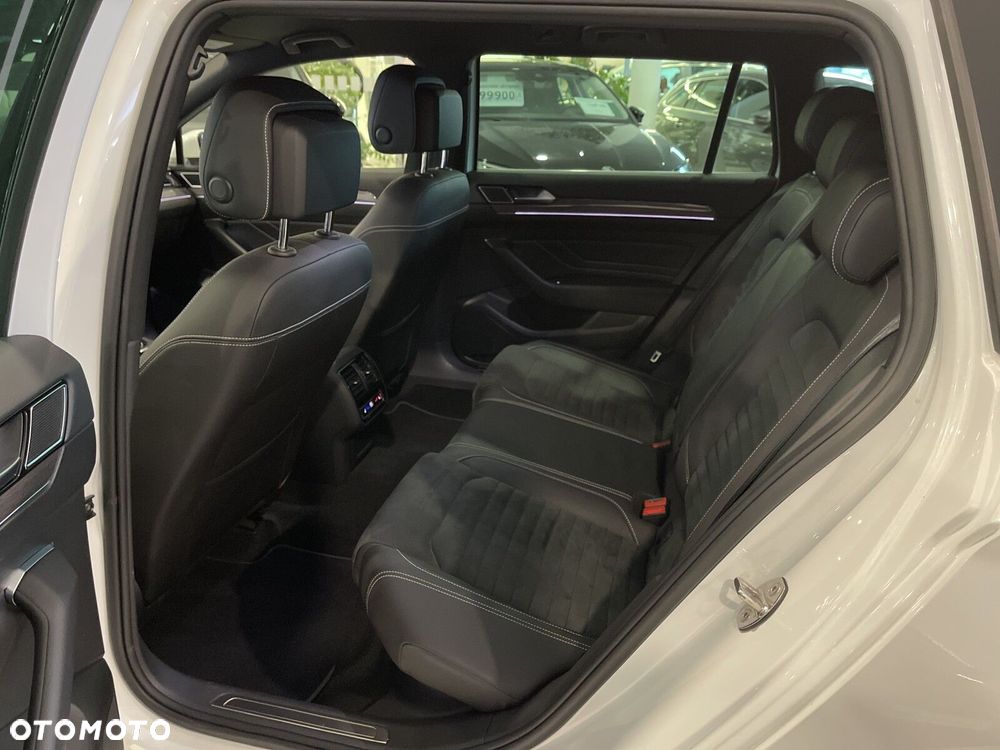Volkswagen Passat Variant 2.0 TDI 4Mot Elegance DSG - 11