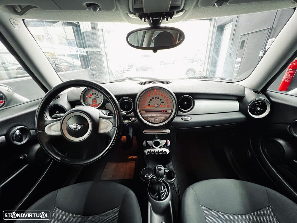 MINI 3 Portas Cooper D - 16