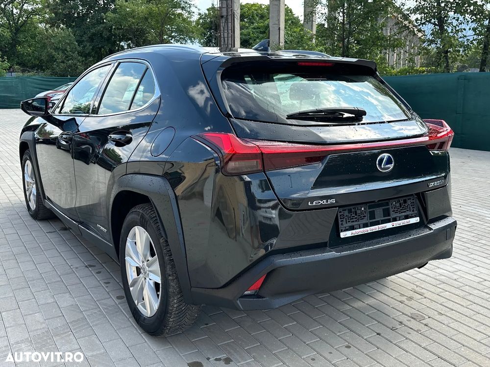 Lexus UX 250h Business Edition - 4