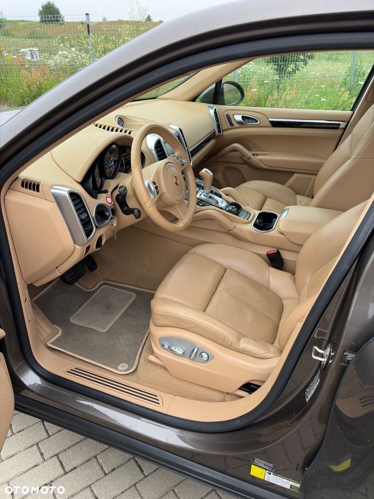 Porsche Cayenne - 7