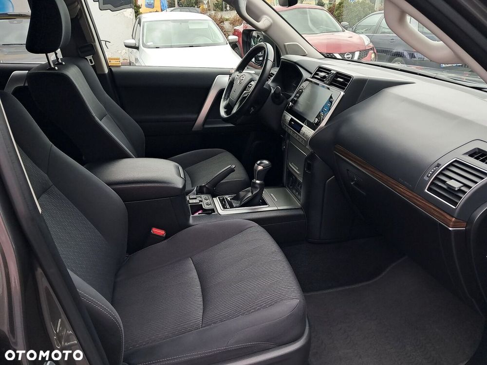 Toyota Land Cruiser LC 2.8 D-4D Prestige - 10