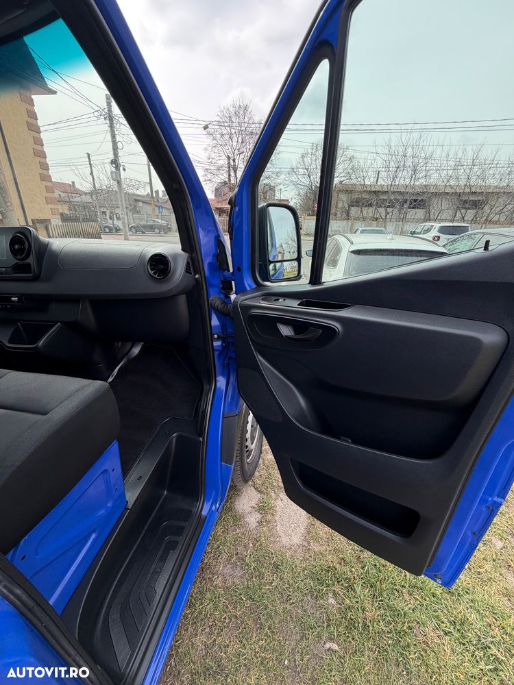Mercedes-Benz Sprinter - 15