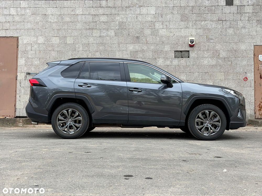 Toyota RAV4 - 8