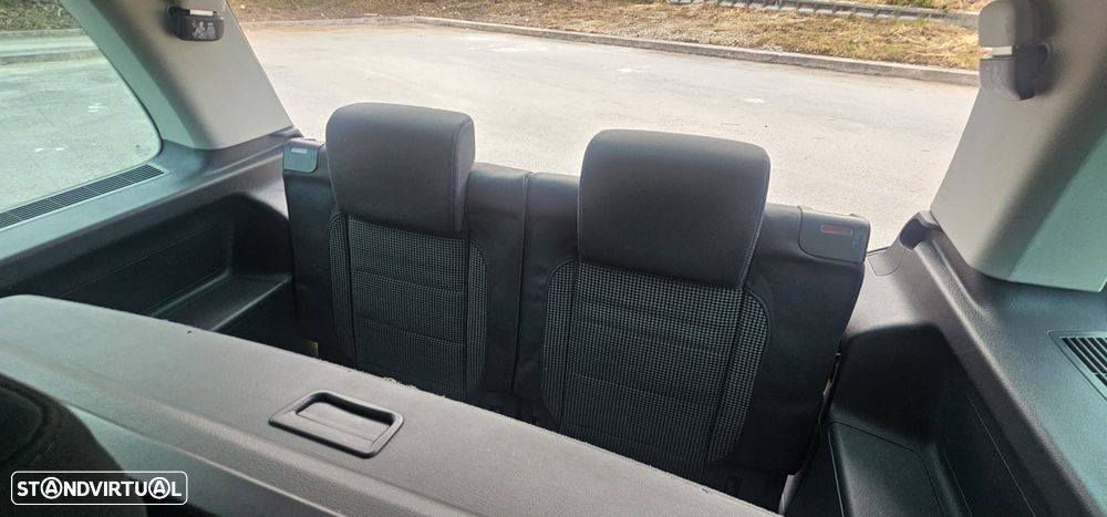 VW Touran 2.0 TDI Highline 7L - 22