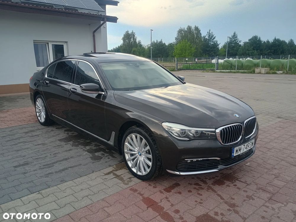 BMW Seria 7 740Li - 4