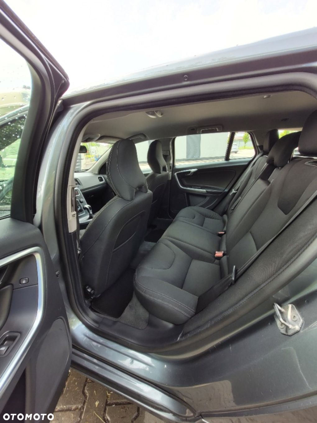 Volvo V60 D2 Summum - 14