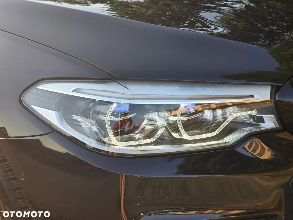 BMW Seria 5 520d M Sport - 10