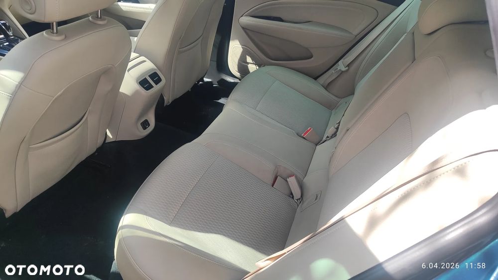 Opel Insignia 1.6 CDTI - 11