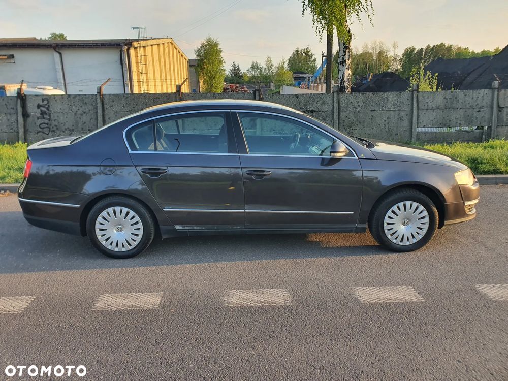 Volkswagen Passat 1.9 TDI Comfortline - 4