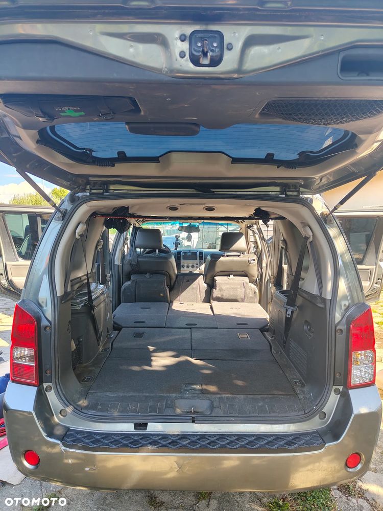 Nissan Pathfinder 2.5 DCi Sport / SE - 19
