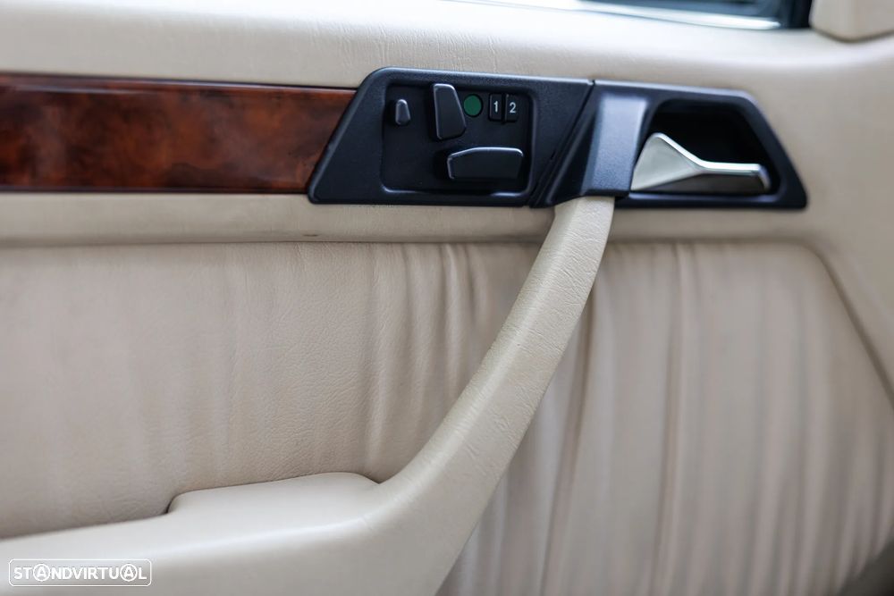 Mercedes-Benz W124 (1984-1997) 300 CE 24 Cabriolet - 33