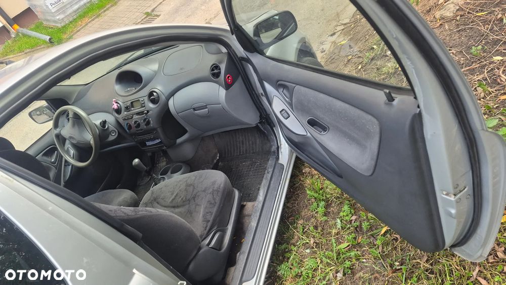 Toyota Yaris 1.4 D-4D - 12