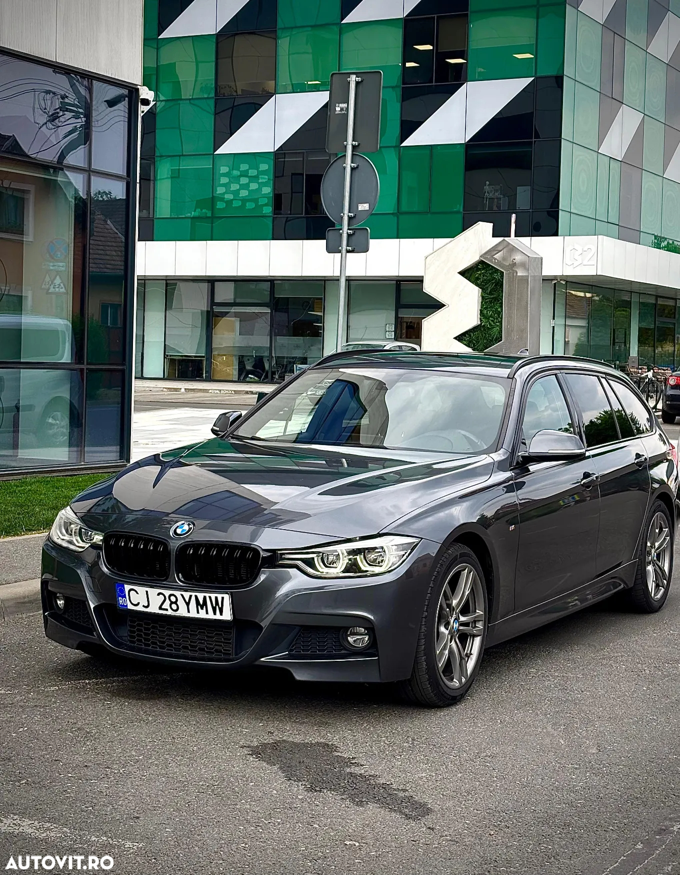 BMW Seria 3 318d Touring Aut. M Sport - 13