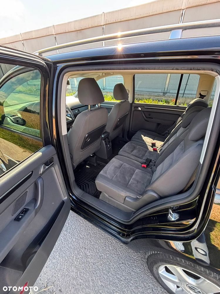 Volkswagen Touran 1.4 TSI Highline DSG - 11