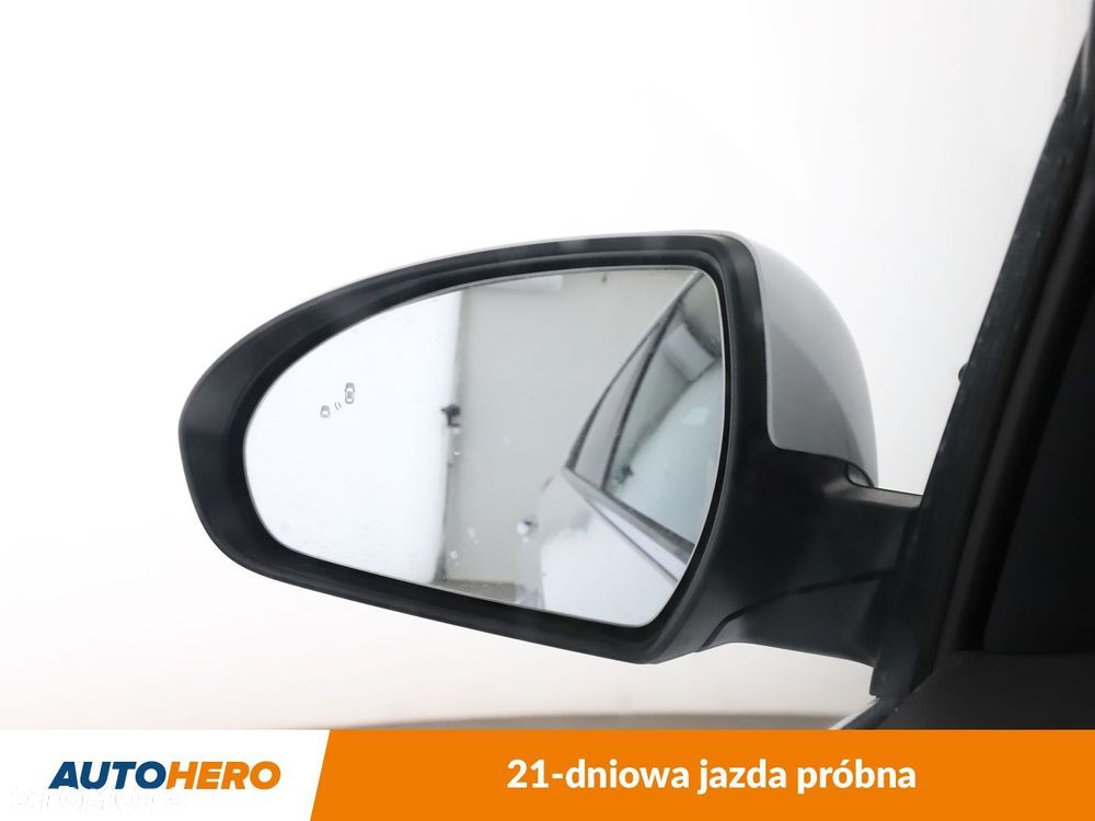Hyundai IONIQ - 36