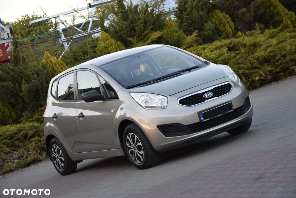 Kia Venga - 33