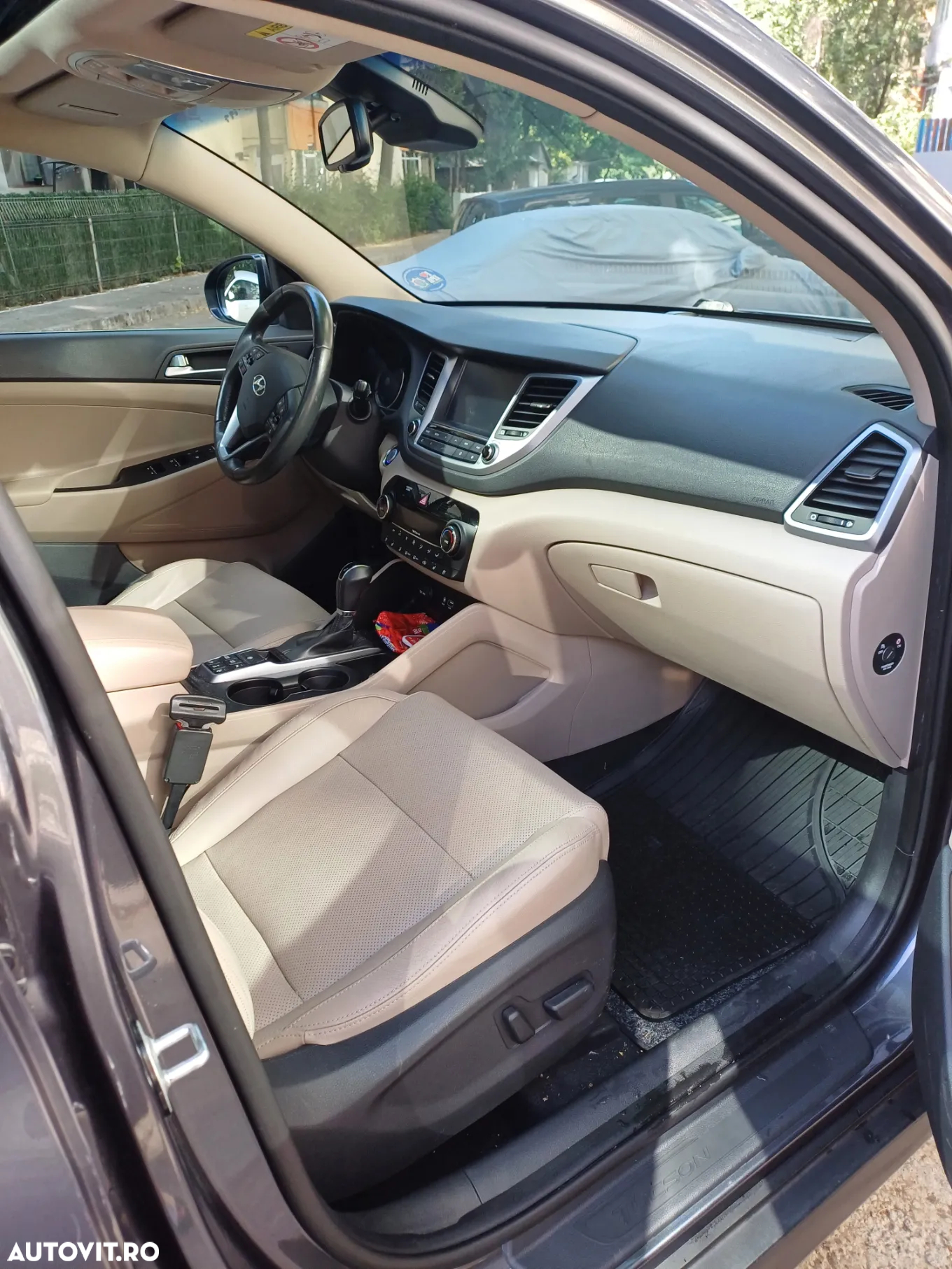 Hyundai Tucson 2.0 CRDI 4WD 8AT Luxury - 6