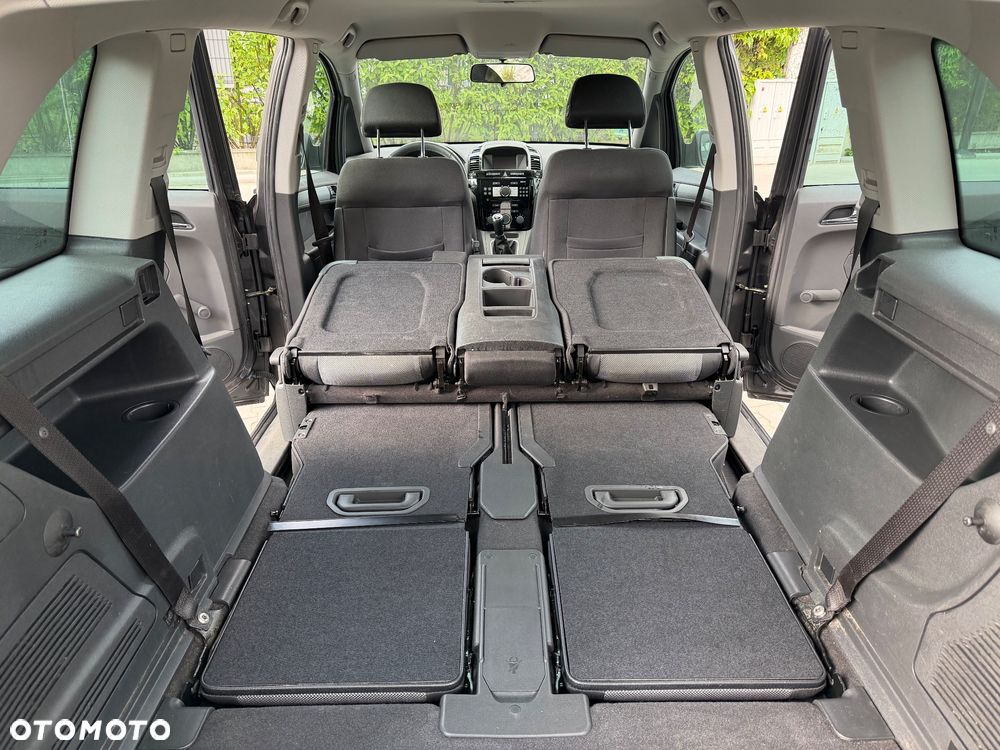 Opel Zafira - 12
