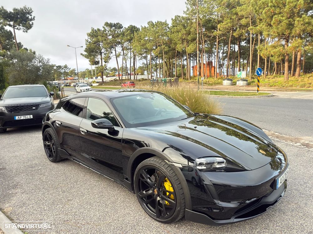 Porsche Taycan Cross Turismo 4 - 25