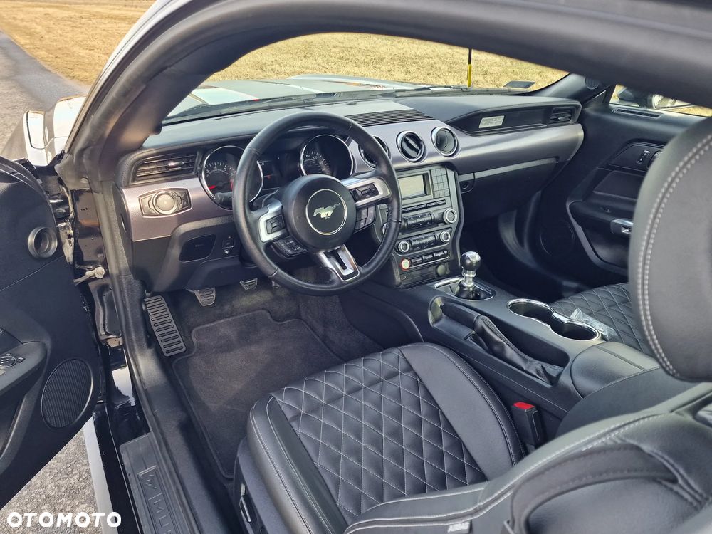 Ford Mustang 5.0 Ti-VCT V8 Black Shadow Edition - 24