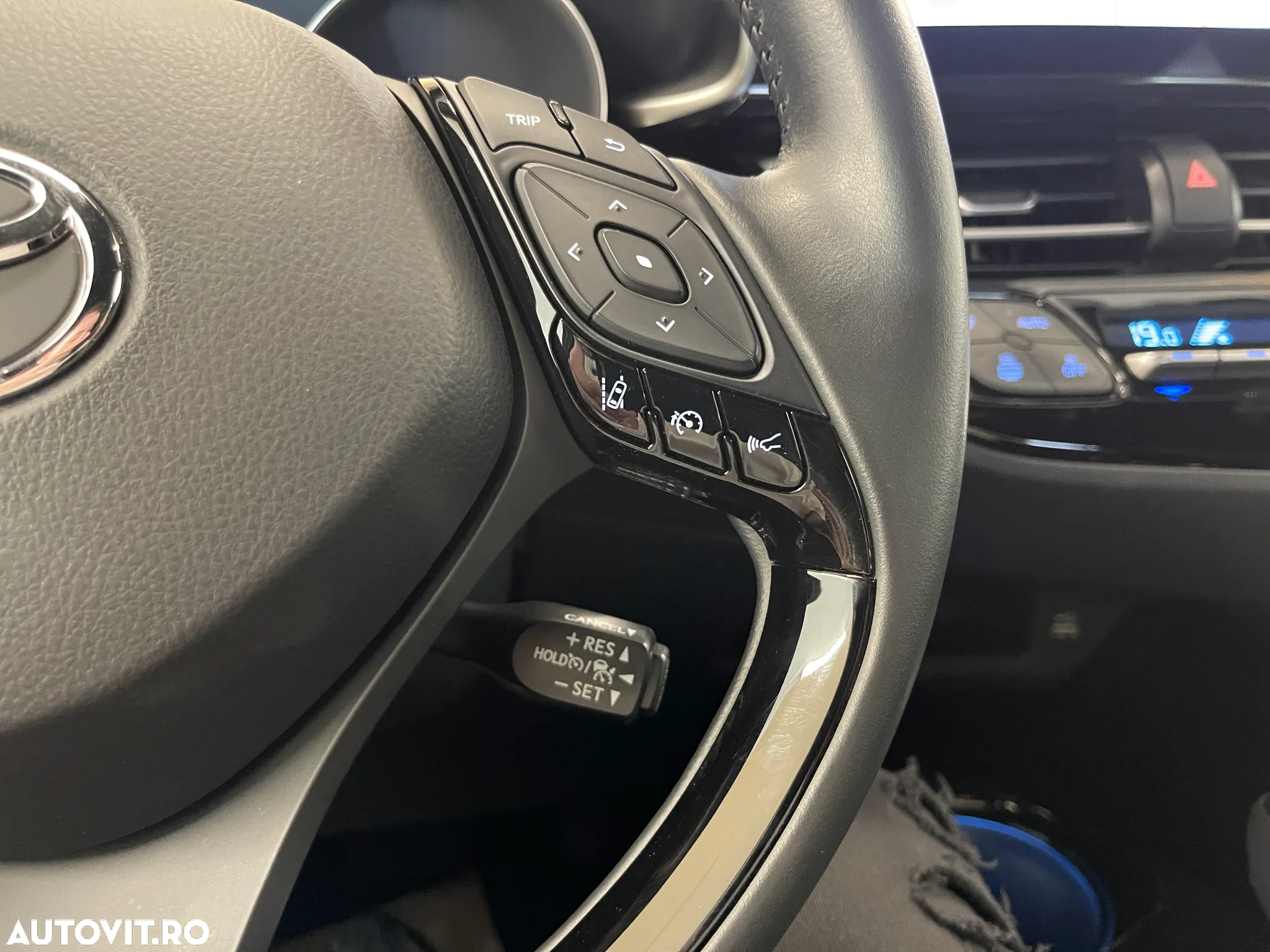 Toyota C-HR 2.0 HSD 184 CP 4x2 CVT Classy - 18
