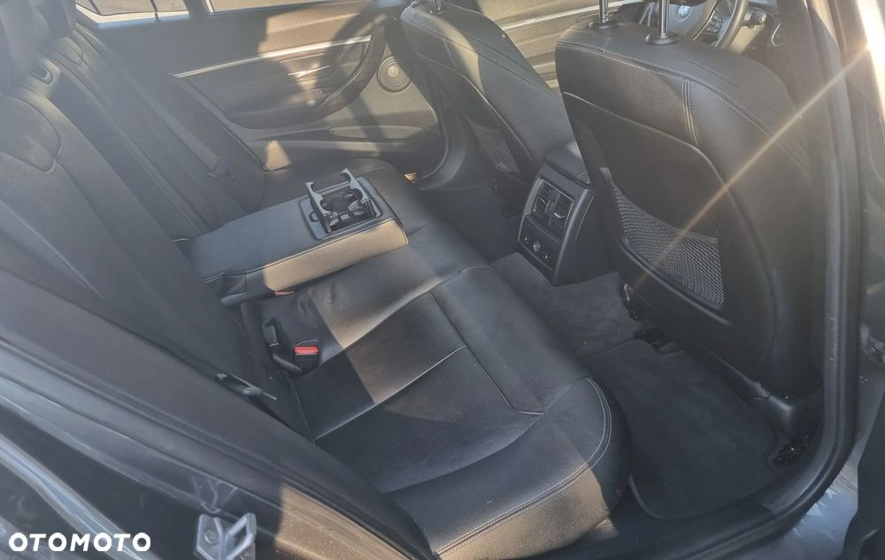 BMW Seria 3 330e iPerformance Luxury Line - 16