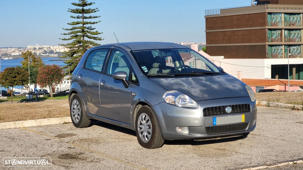 Fiat Grande Punto 2007 photo 2