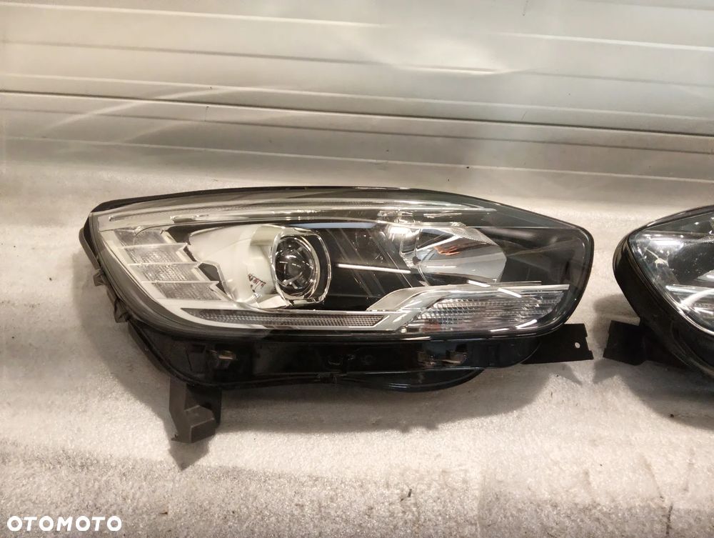 Renault Scenic IV SOCZEWKA ZW KOMPLET LAMP PRZÓD 260606727R - 2