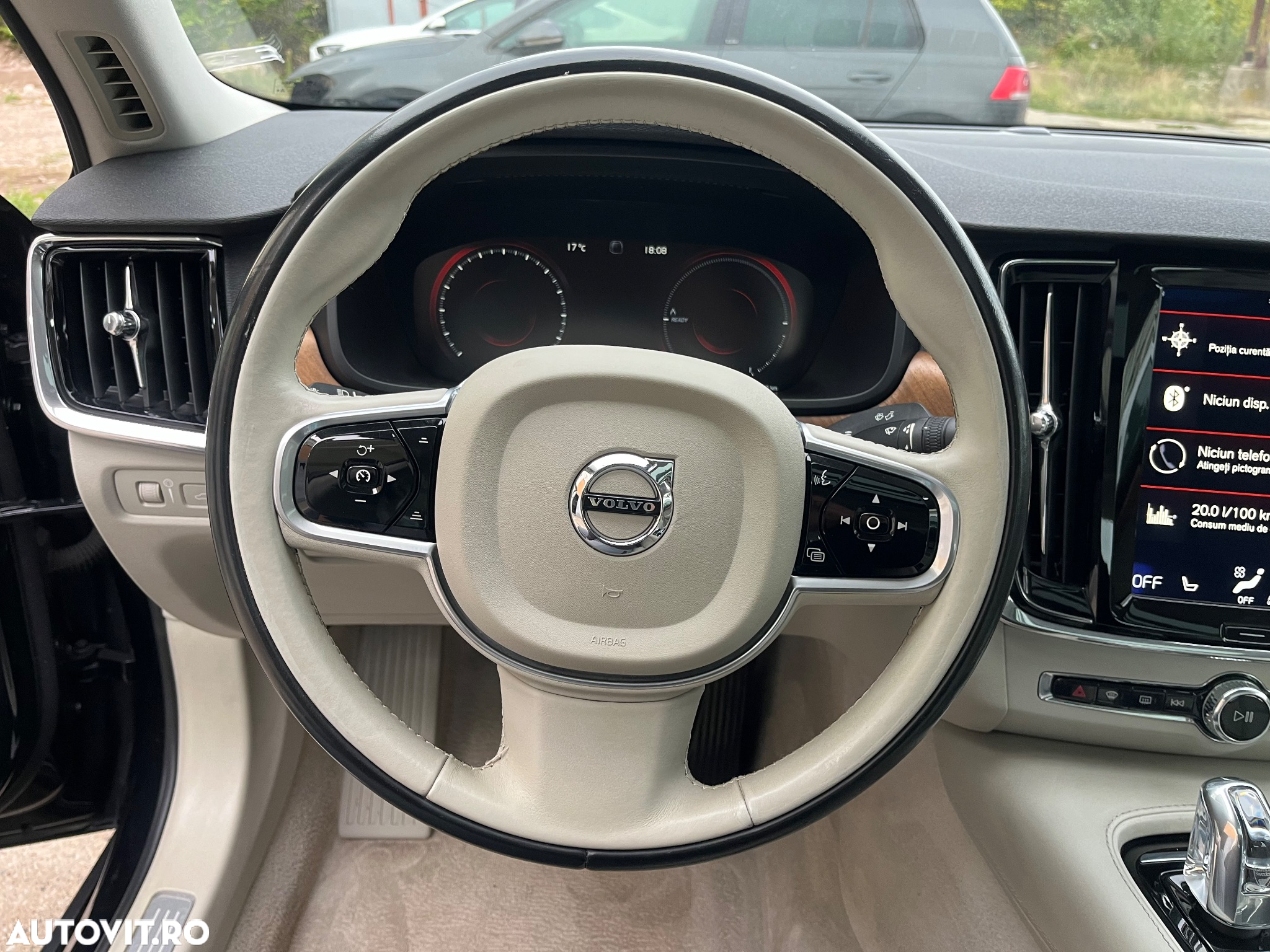 Volvo S90 T8 Twin Engine AWD Geartronic Inscription - 36