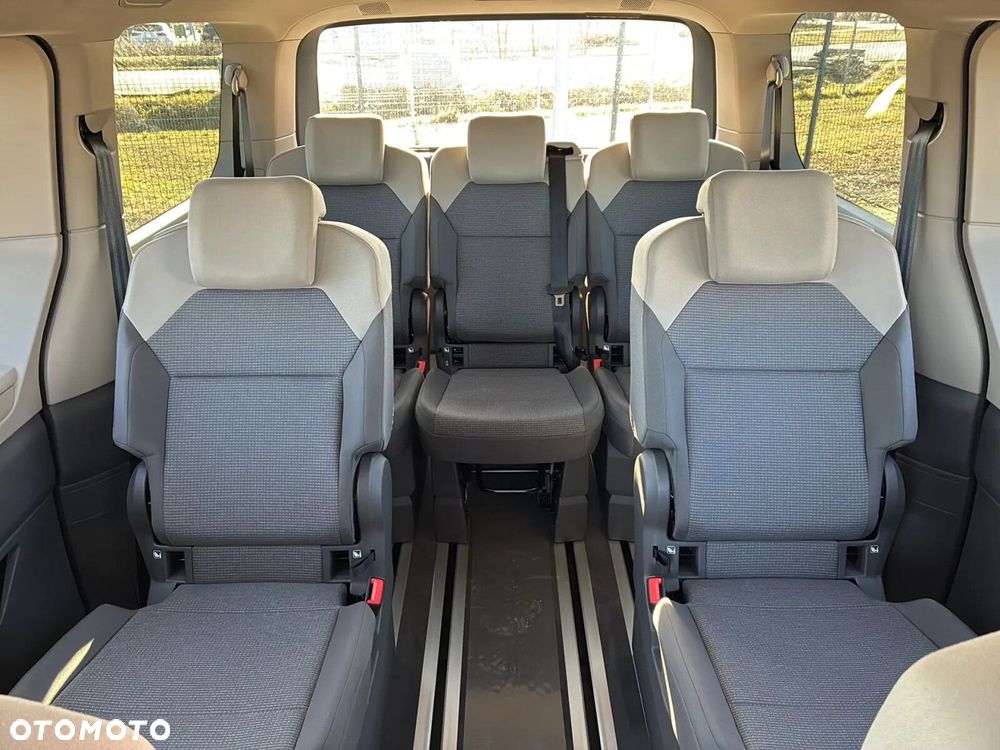 Volkswagen Multivan - 17