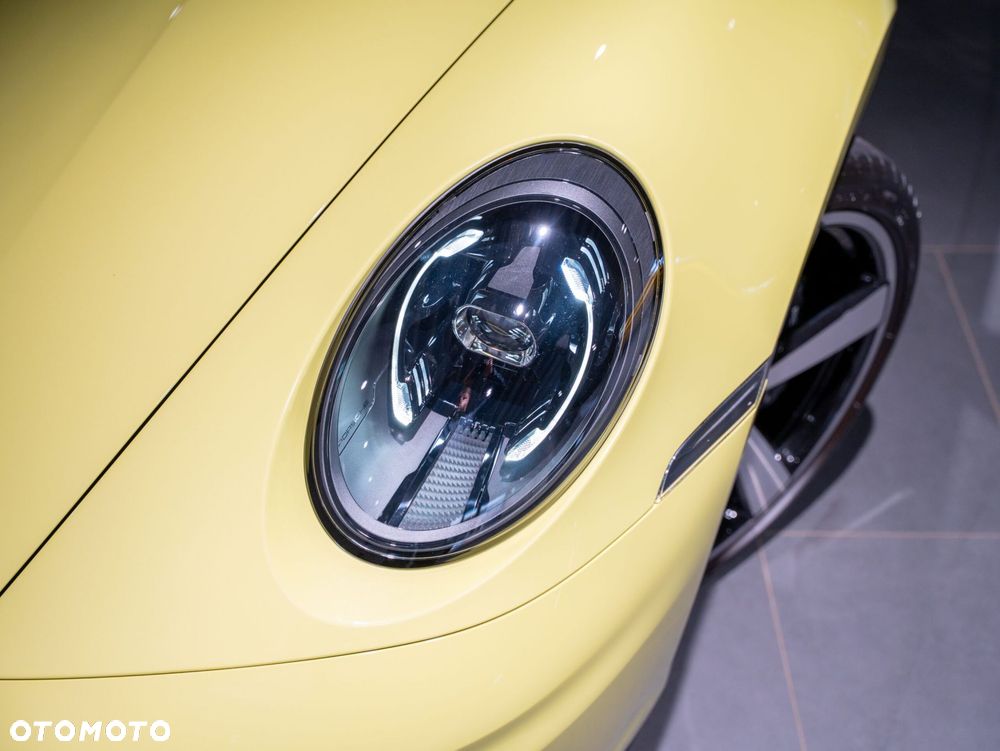 Porsche 911 Carrera - 18
