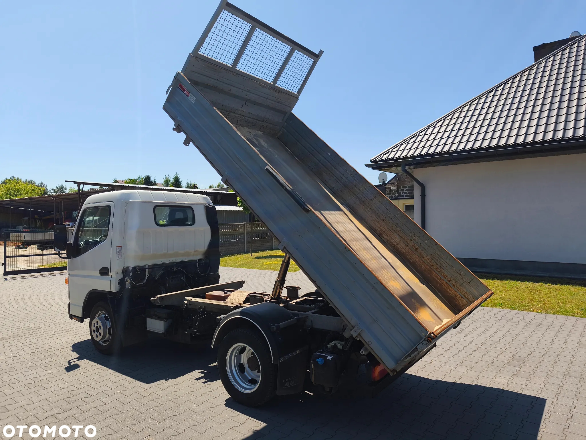 Mitsubishi Fuso Canter - 2