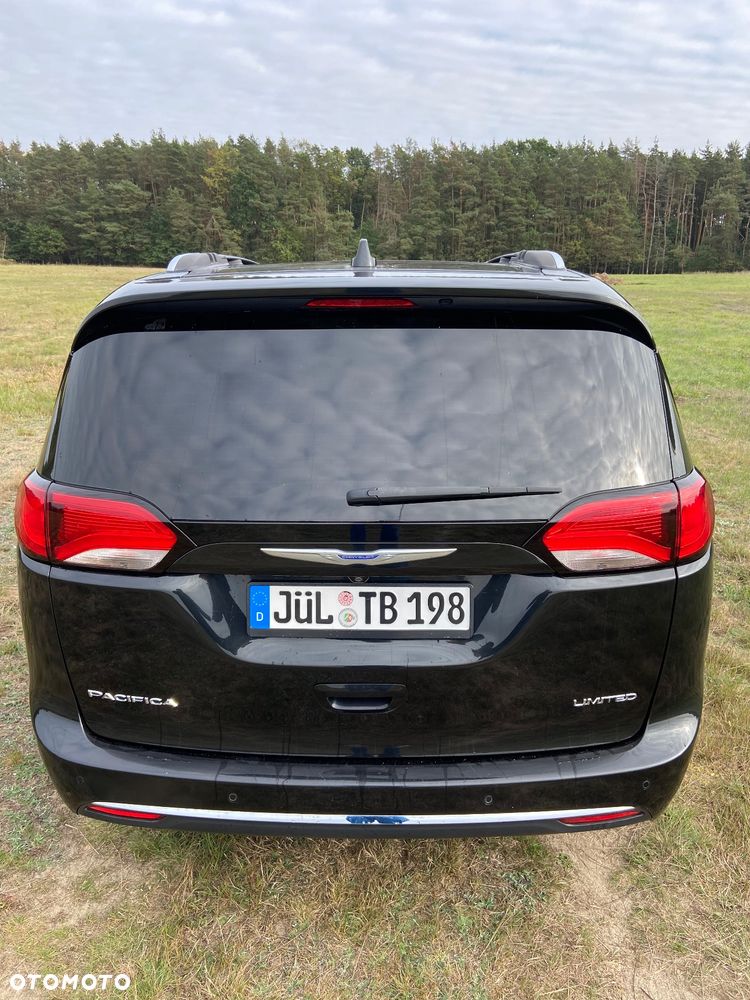 Chrysler Pacifica - 6