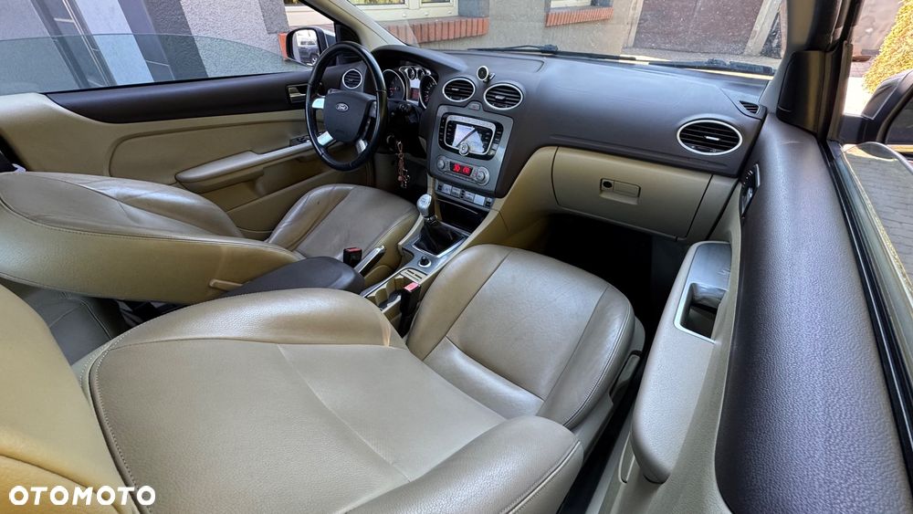 Ford Focus 2.0 16V Trend - 20