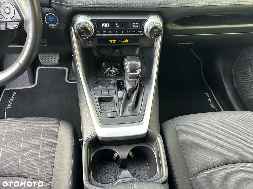 Toyota RAV4 2.5 Hybrid Comfort 4x2 - 19