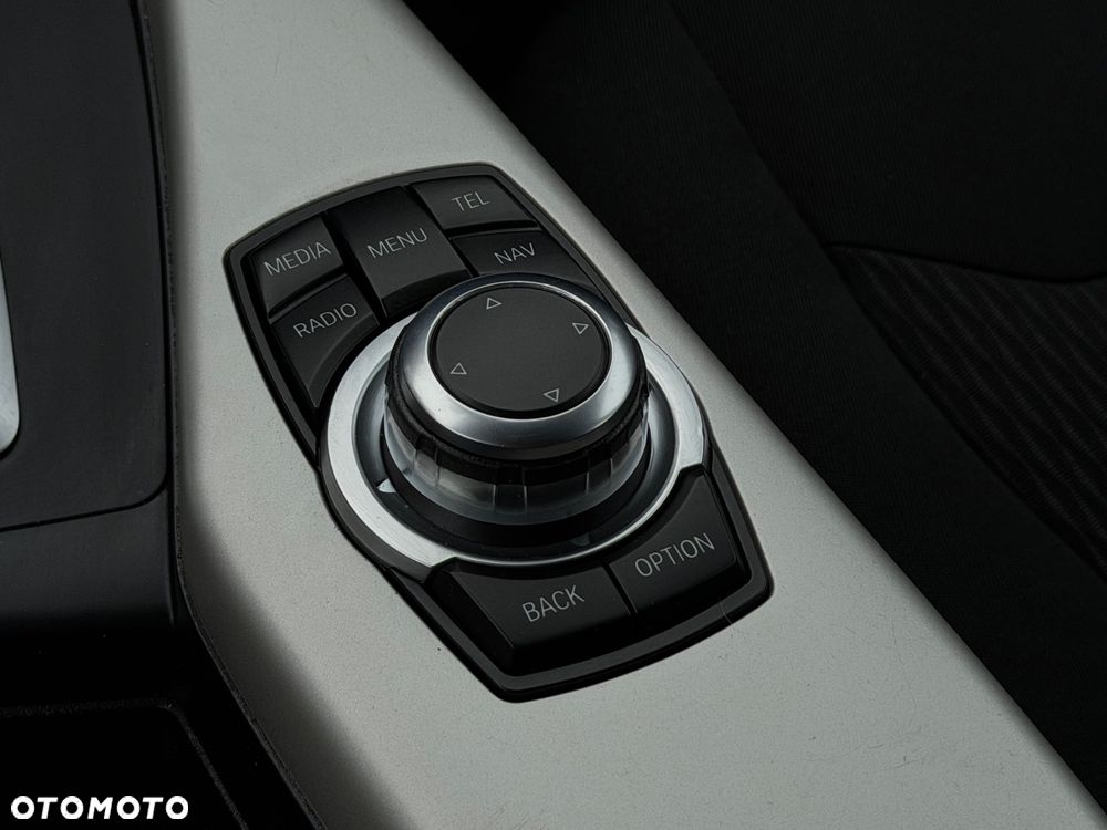 BMW Seria 1 118d - 23