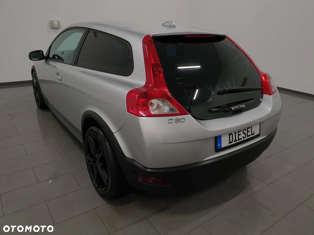 Volvo C30 D2 Momentum - 9