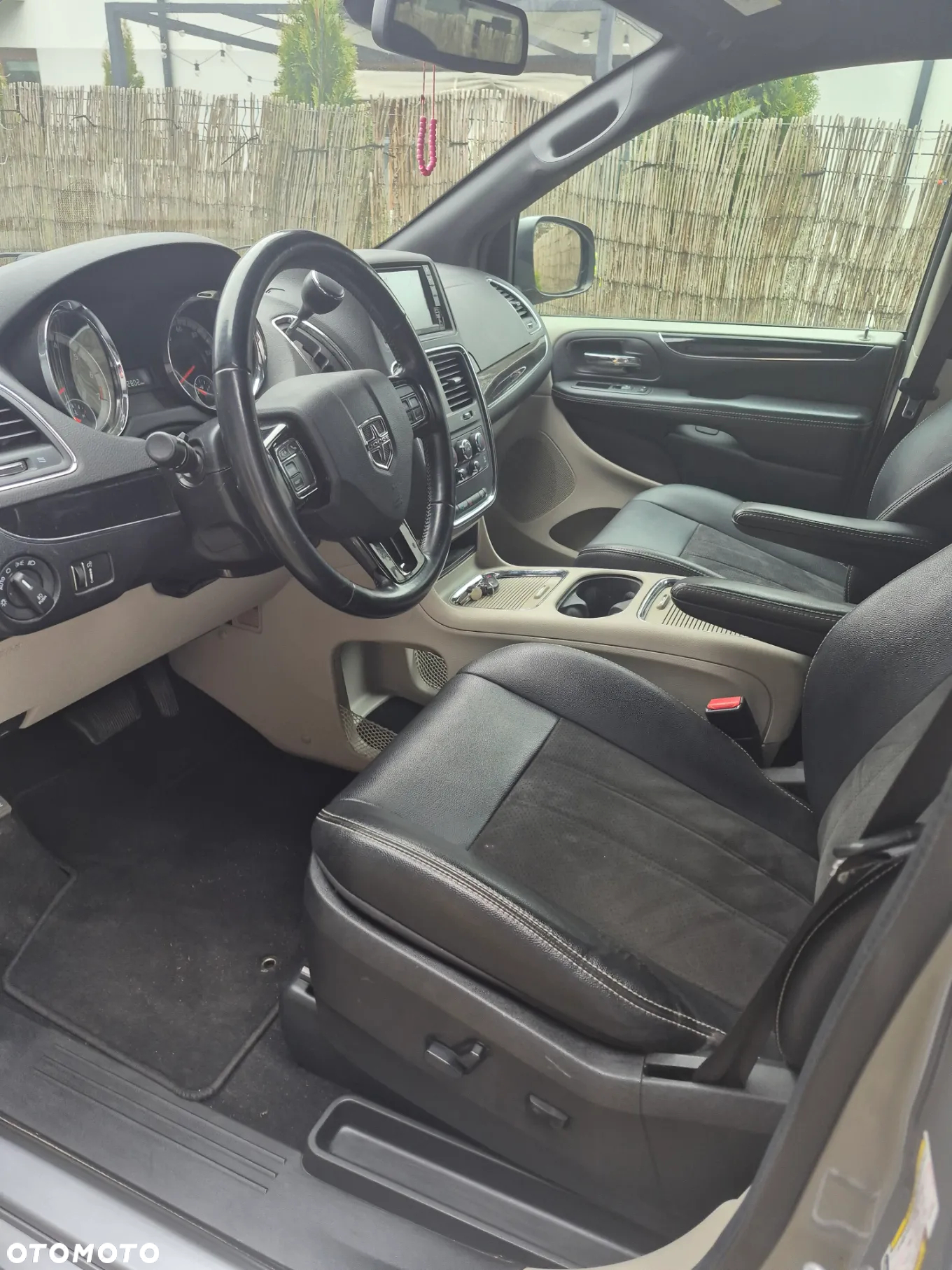 Dodge Grand Caravan 3.6 R/T - 8